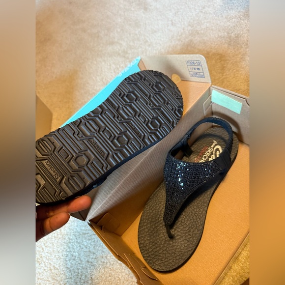 Skechers Vegan Black Sandals - Picture 9 of 9